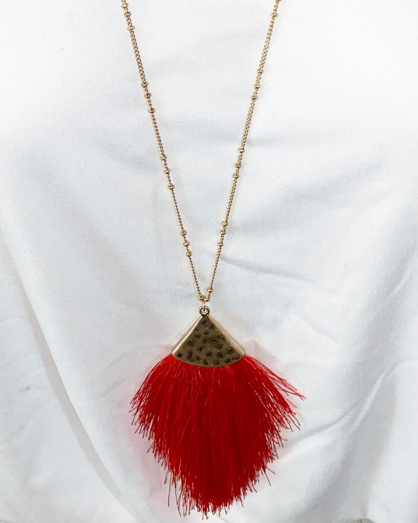 Fringy necklace