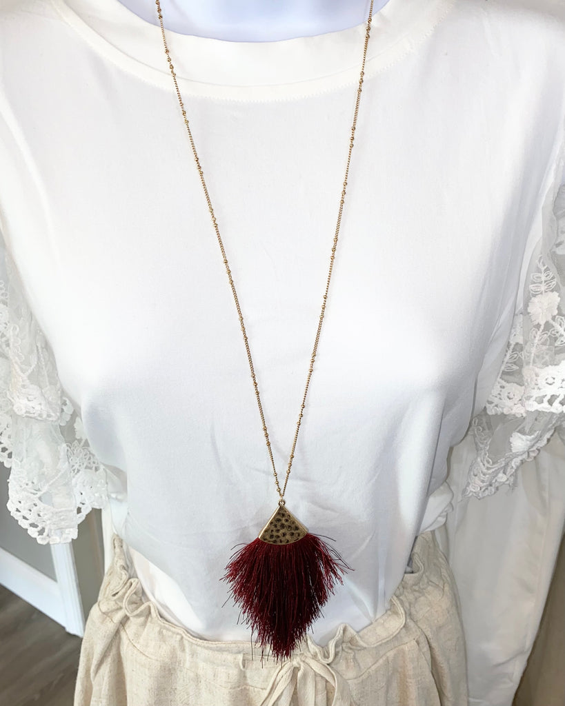 Fringy necklace