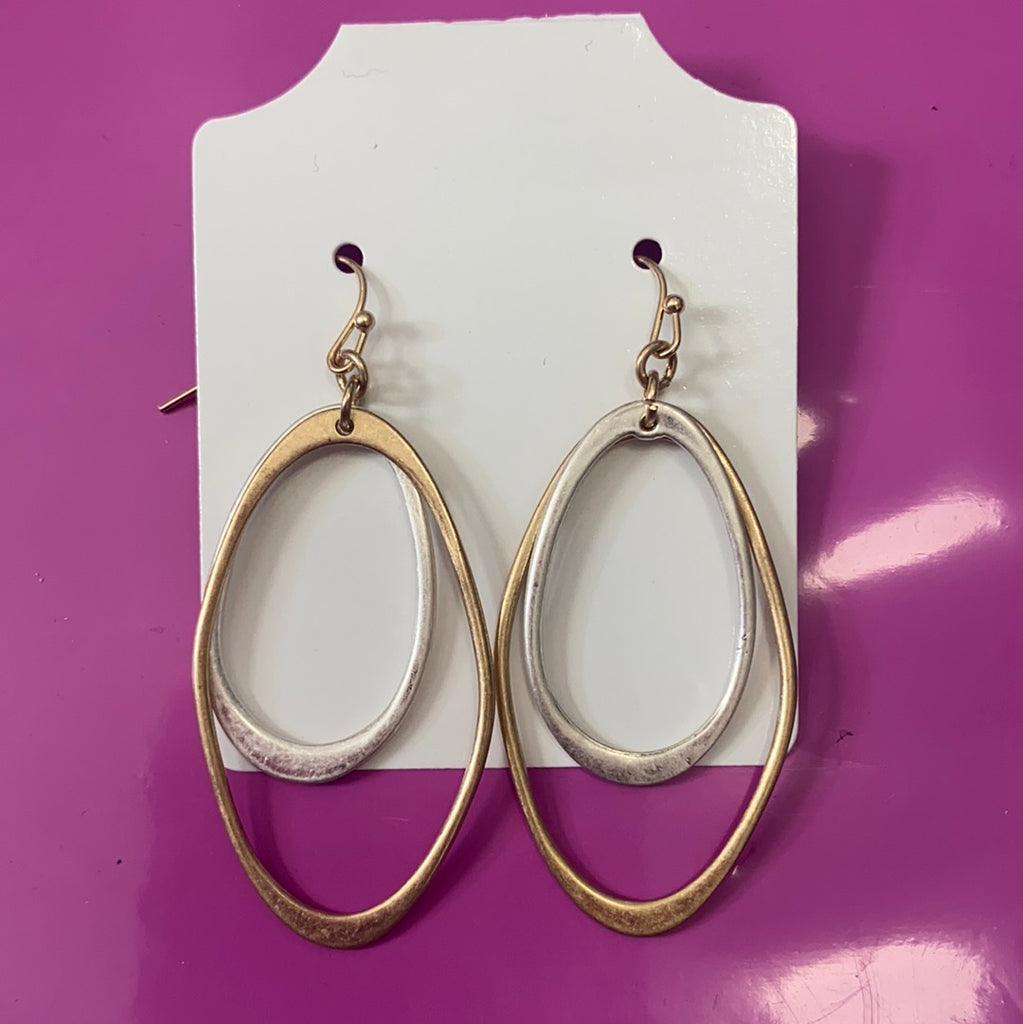 Oval earrings