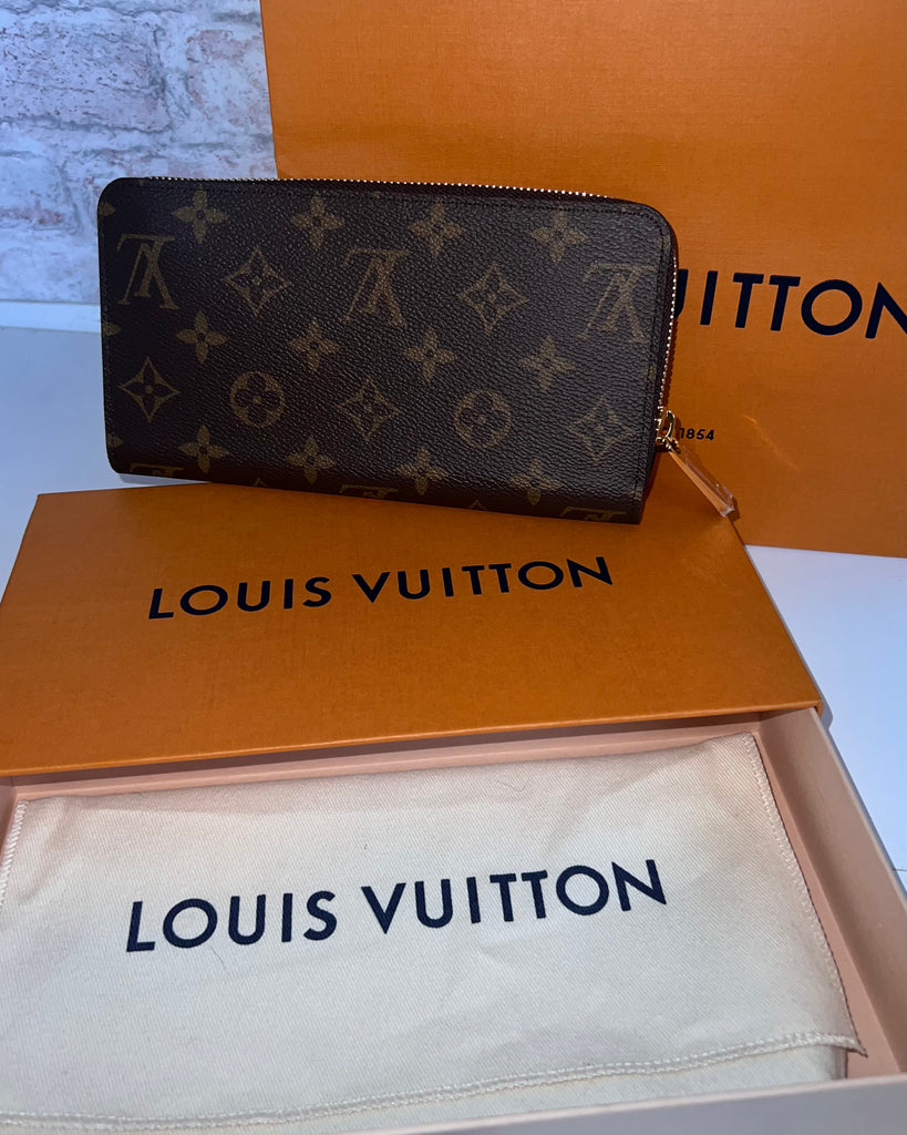 LV ZIPPY WALLET (monogram/brown) Brand New!