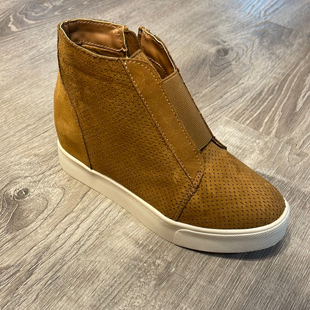 Pointer Wedge Sneaker