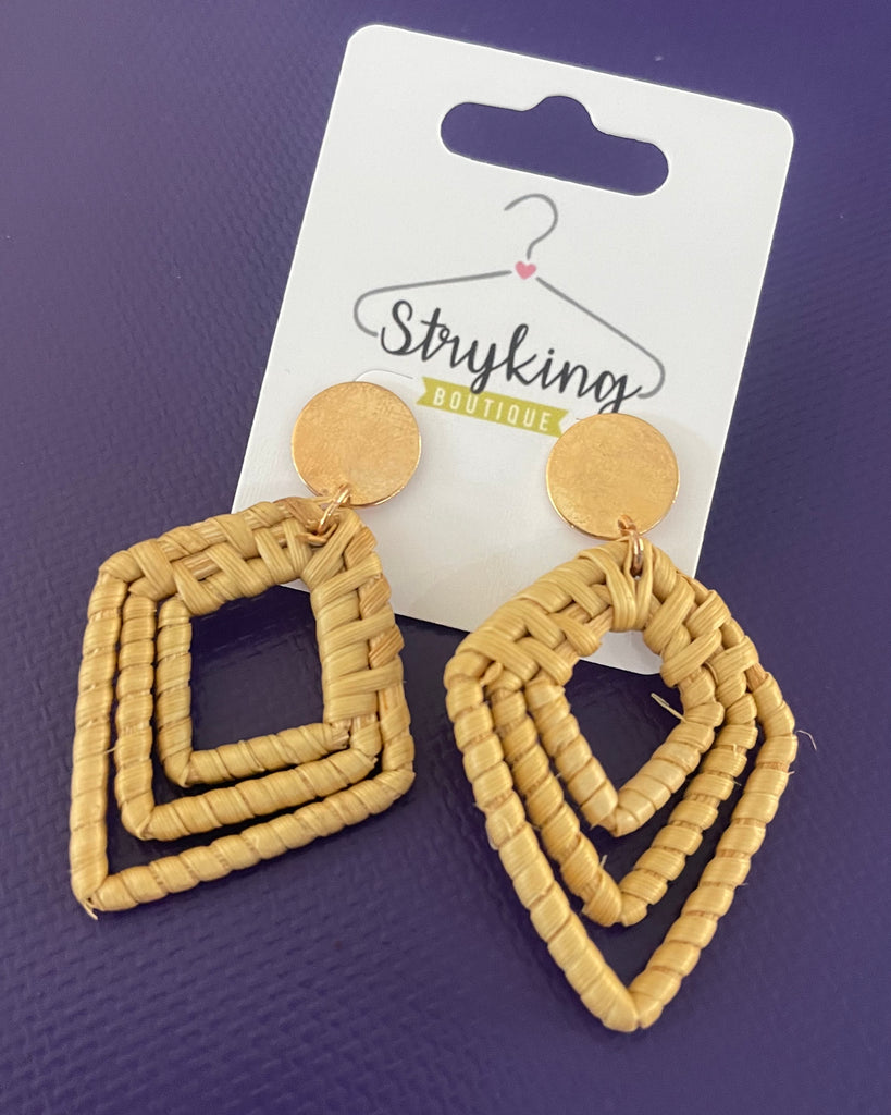 Kiss Earring