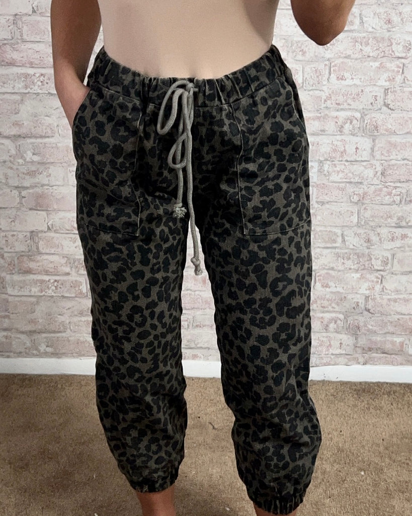 Denim Leo Jogger